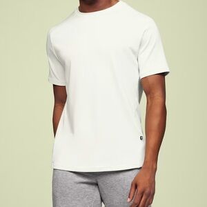 NEW On Running Performance Men’s T-shirt White Color Focus T Sz L NWT